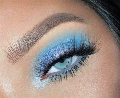 what color eyeshadow brings out blue eyes