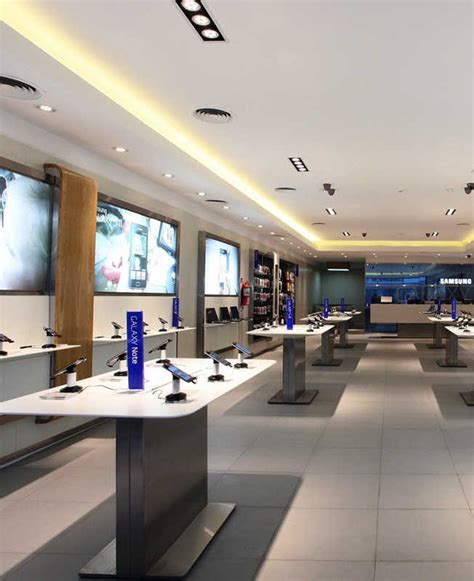 Computer Shop Font Design 的图像结果