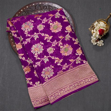 A Guide To Dressing Up with A Floral Print Georgette Saree ...