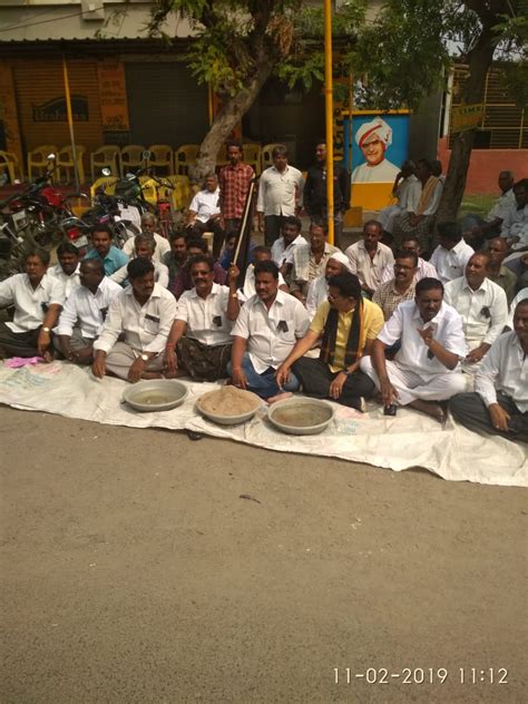 బాబు దీక్షకు మద్దతుగా ఏపీలో ఆందోళనలు...మిన్నంటిన హోదా నినాదాలు ...