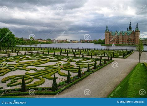 Frederiksborg Castle, Hillerod, Denmark Editorial Image - Image of ...
