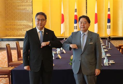 韩日外长时隔近5年再次对话，韩外交部：此次会谈有重大意义|外交部|日本|外长_新浪军事_新浪网
