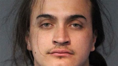 Reno police arrest suspect wanted on felony warrant near Smithridge Drive