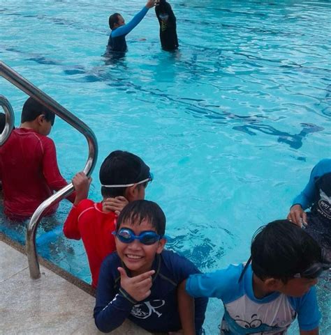 Intense amateur WMAF action with a sexy Pinay MILF