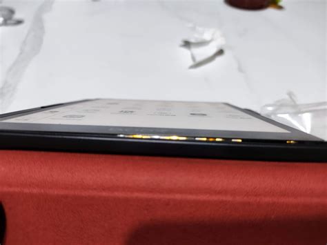 Popped screen and leaking light -NOVA 5 : r/Onyx_Boox