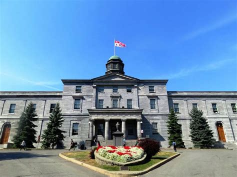 加拿大院校排名：2023年QS世界大学排名加拿大院校排名完整榜单-一本一诺国际艺术中心