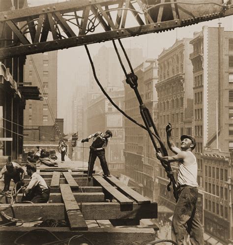 Construction workers empire state building, c.1930