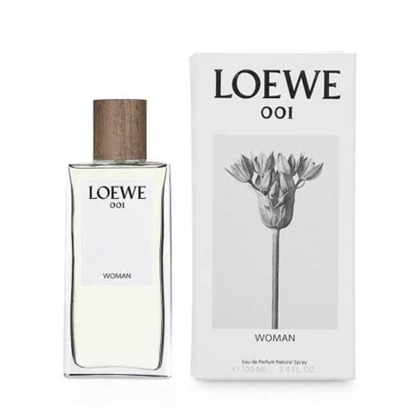 Loewe 的“第 001 款香水”：“事后清晨”是什么味道？