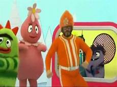 black on yo gabba gabba yo gabba gabba black miley cyrus in black on yo gabba gabba yo gabba gabba black miley cyrus in