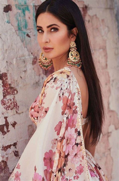 Lehenga Back Blouse Designs To Try This Wedding Season | Femina.in