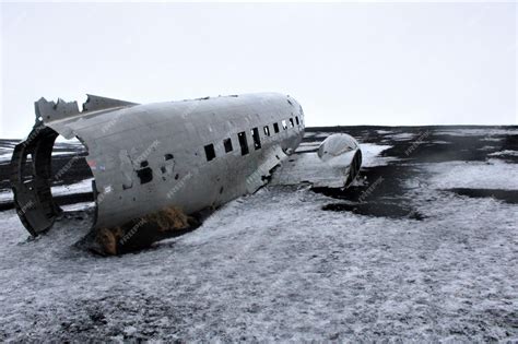 Premium Photo | Solheimasandur plane wreck in iceland