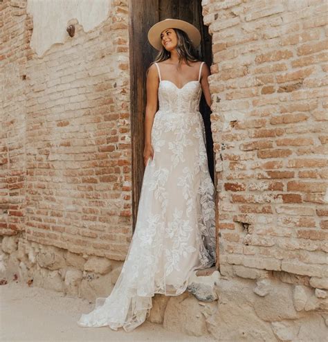 Boho Style Dresses For Your Spring Wedding
