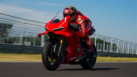 2026 Ducati Panigale V4 R Image Gallery - Design, Features and More ...