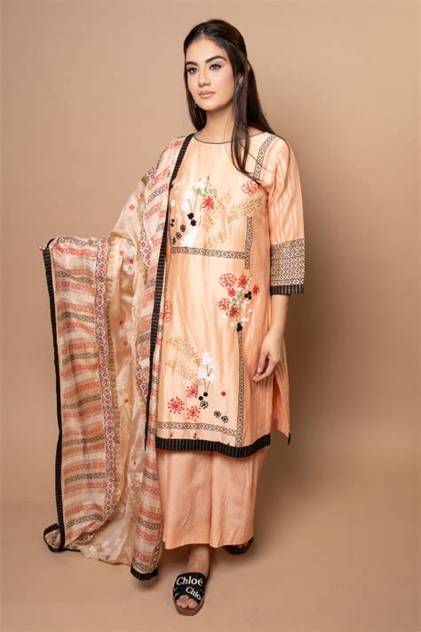 Peach Dream Embroidery Block Suit – BLOCKNAARI