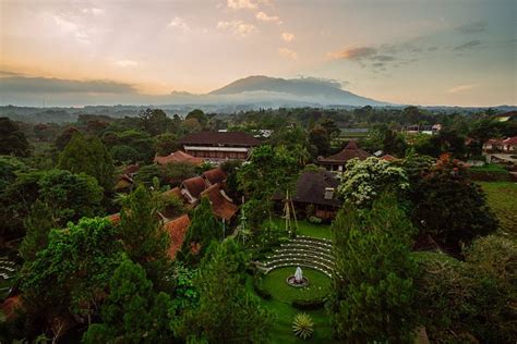 THE VILLAGE RESORT BOGOR BY WARINGIN HOSPITALITY (Caringin) - Hotel ...