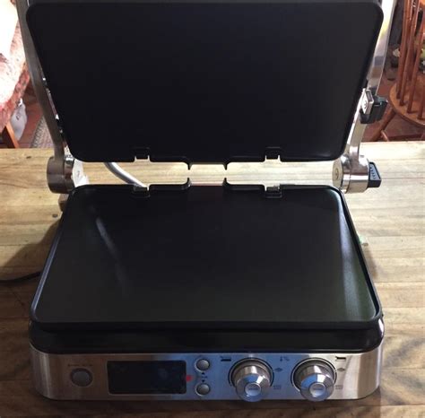 DeLonghi 1800-Watt Stainless Steel Electric Grill in the Electric ...