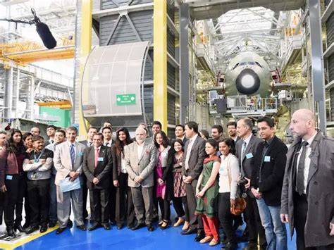 April 11, 2015 - PM Narendra Modi with Indian employees at Airbus ...