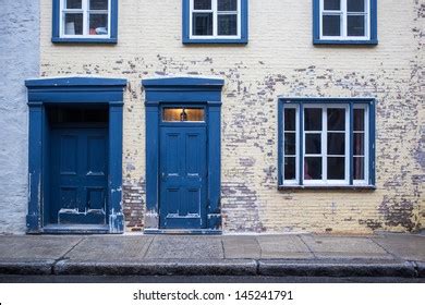 City Building Front View 的图像结果