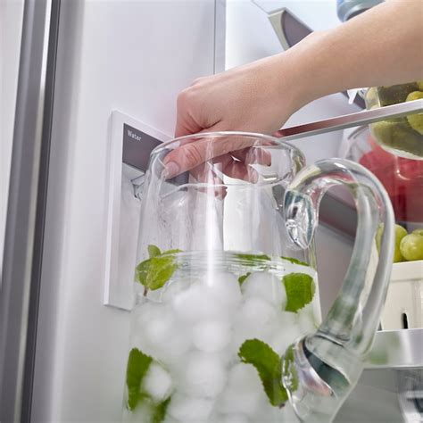 Bosch Counter-depth 800 Series 21-cu ft 4-Door French Door Refrigerator ...