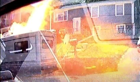 Exploding RV 的图像结果