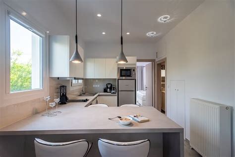 WHITE ROCK MILOS SUITES (Adamantas) - Lodging Reviews, Photos, Rate ...