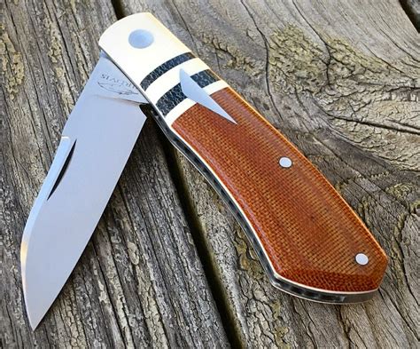 Classic Folding Knife for Every Day Carry