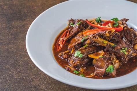 Diverse duck dishes define Chowman's festive menu | t2ONLINE