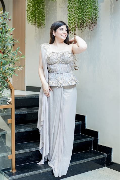 Viara Hand Embroidered Corset Drape Saree – LaGlits