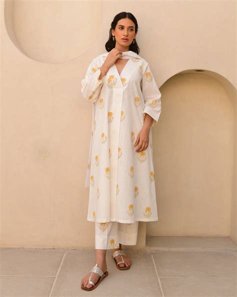 RESHA | Women's ethnic wear clothing brand