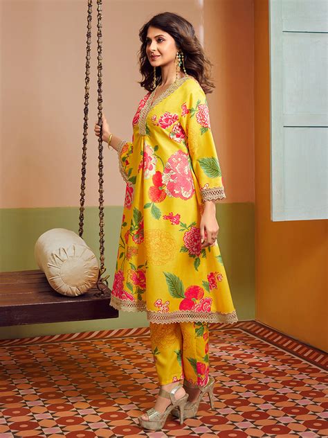 Bhama Couture Jennifer Winget Yellow Multi Colour Floral Printed Kurta