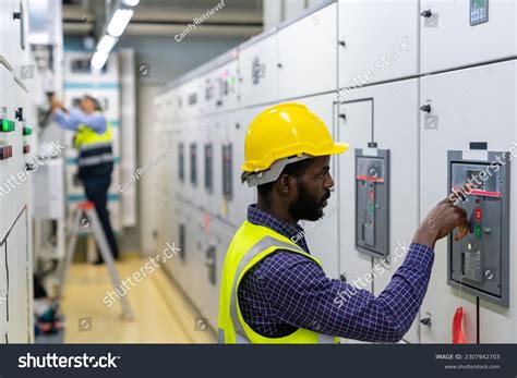 Electrical Engineering Work Environment 的图像结果