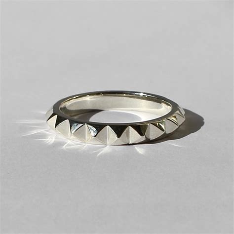 Pyramid Stud Ring (Width 3mm) / SV925 | raza