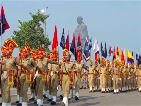 All parties will be led by women in the unity parade.