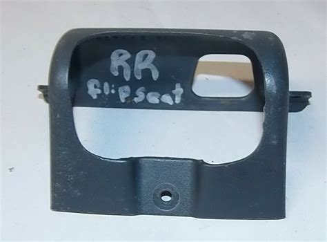 2000 GMC Yukon XL 5.3L 4WD Right Rear Flip / Jump Seat Lock Latch Trim ...