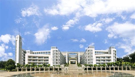 航拍广东湛江“广东海洋大学”湖光校区本部，占地4803亩，大大大_腾讯视频