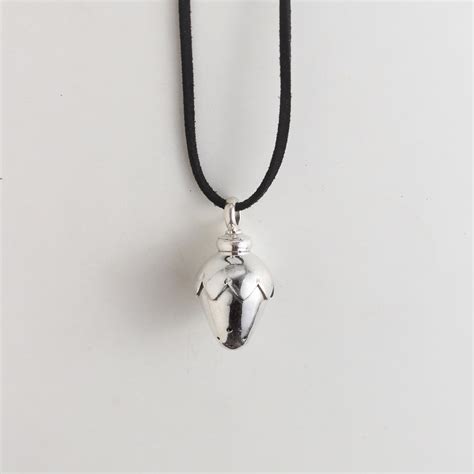 SILVER STRAWBERRY SHAPED PERFUME BOTTLE PENDANT – Silver Streak Store