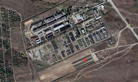 俄罗斯数百坦克聚集乌克兰边境附近 卫星图像曝光