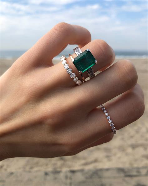 emerald engagement ring