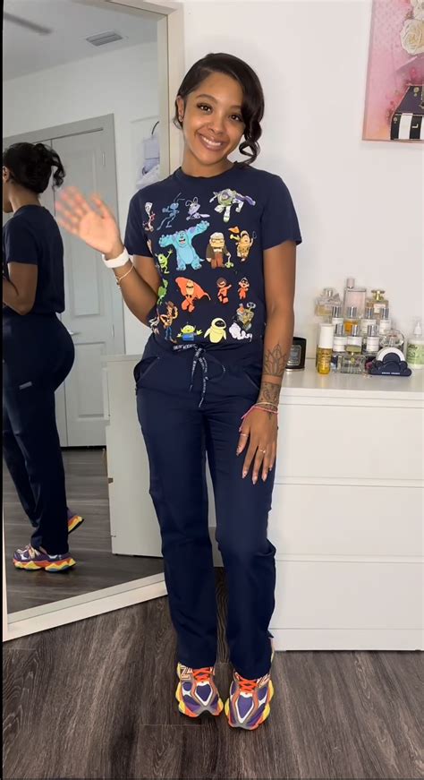 Pin by Kel A. 💚 on Future RN | Medical scrubs fashion, Medical scrubs ...