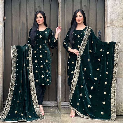MD 3027 VELVET DESIGNER WINTER WEAR READY MADE PAKISTANI STYLE SUITS AT ...