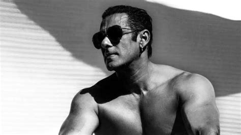 Salman Khan extends wishes to mark Bhai Dooj in a shirtless photo ...