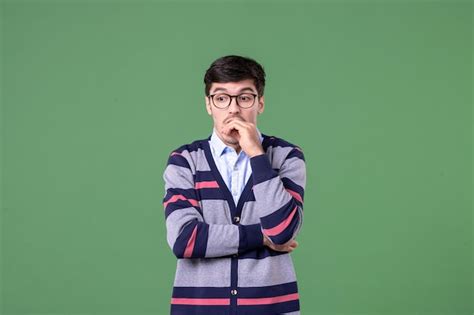 Rezultat imagine pentru Library Woman Wikimedia