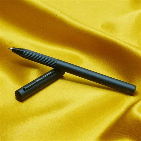 Submarine 1083 Slim Black Color Body With Black Clip And Grip Fine Tip ...