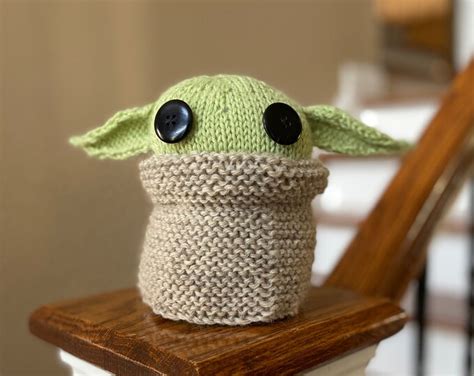 Alien Knitting Pattern 的图像结果