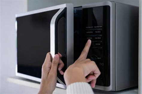 When Was the Microwave Invented? | ApplianceTeacher