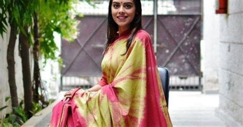 Rong Suto Boutique, Purba Putiary | WhatsHot Kolkata