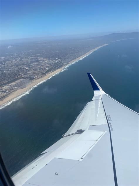 Travel Plane Window 的图像结果