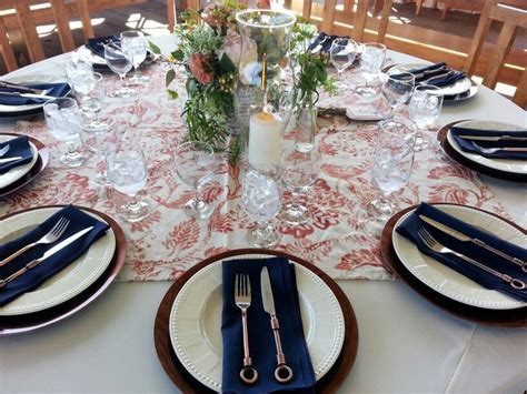 Table Setting Country Style 的图像结果