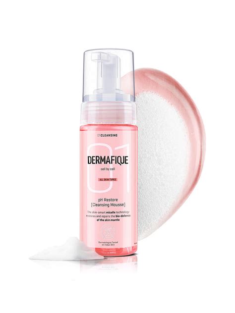 Buy Face Wash for Dry & Oily Skin Online at Best Price | Dermafique