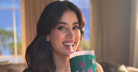8 Reasons to Drink ‘Lemon Water’ Before Your Morning Coffee